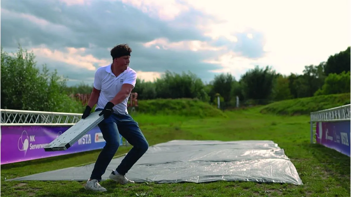 Server throwing competition at Dutch Cloud Community summer BBQ 2025